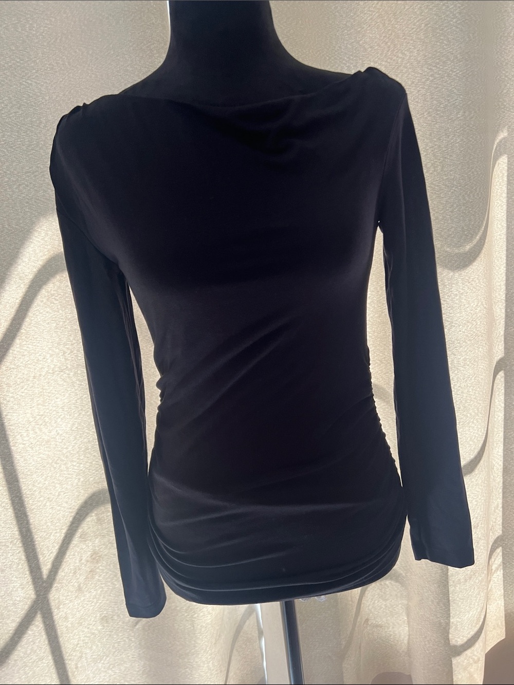 LOFT Black Long-Sleeve Ruched Side Top